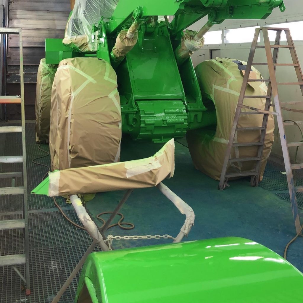 Professioneel zandstralen en spuiten van bedrijfswagens bij MAWEKO