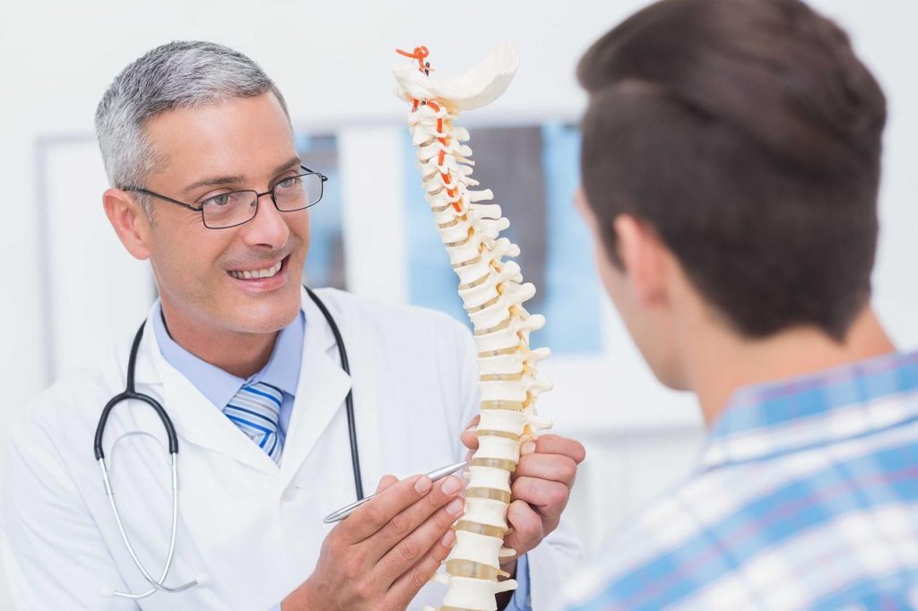 Osteopathische behandeling voor rugklachten door scheefstaand bekken bij Praktijk GezondMens