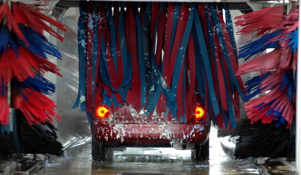 Professionele autoverzorging bij Autopoetsbedrijf in Uden met milieuvriendelijke producten